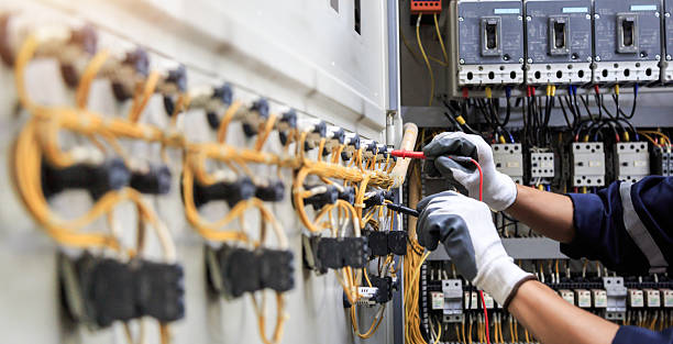 Professional Electrician technician working in Statesboro, GA